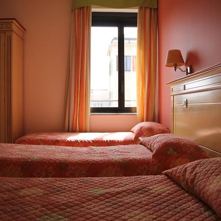 Hotel Matteotti Vercelli Buitenkant foto