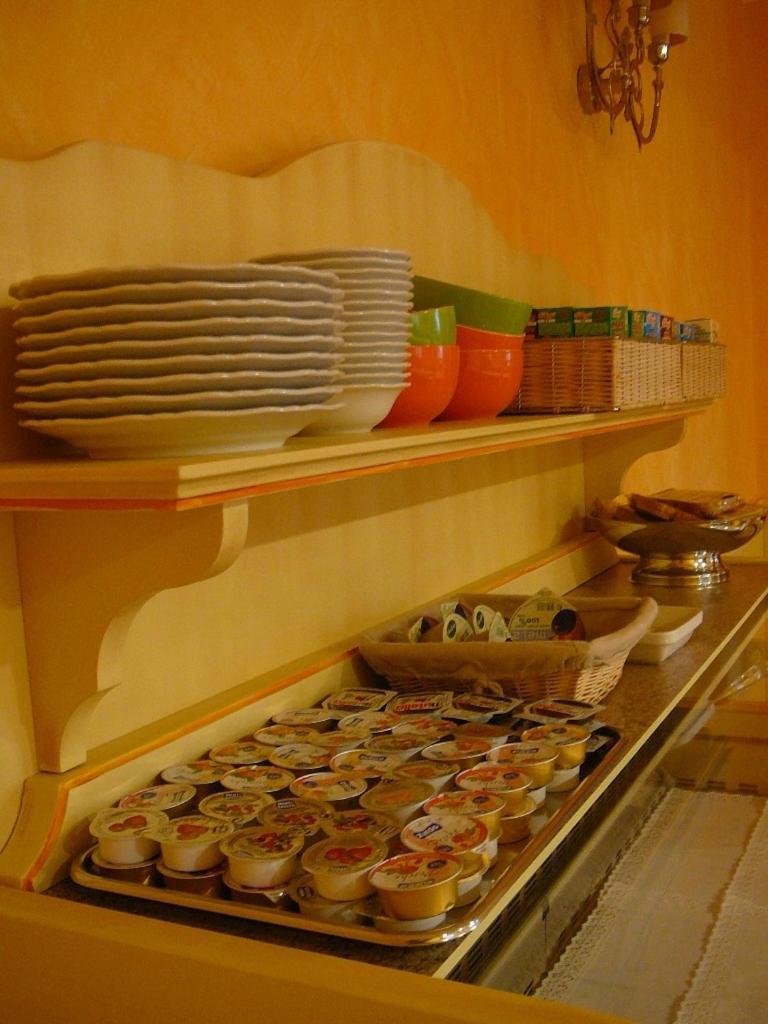 Hotel Matteotti Vercelli Buitenkant foto