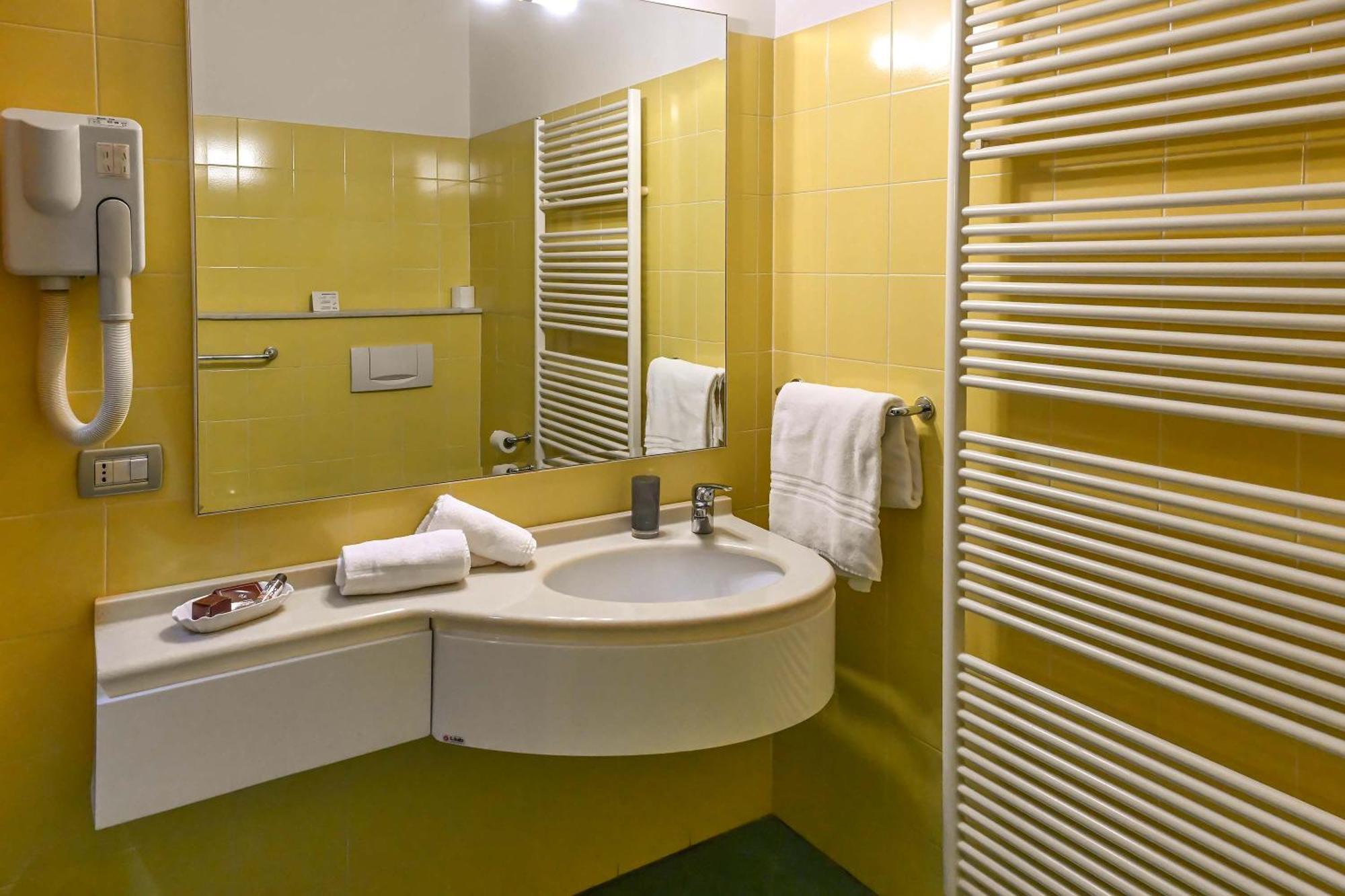Hotel Matteotti Vercelli Buitenkant foto