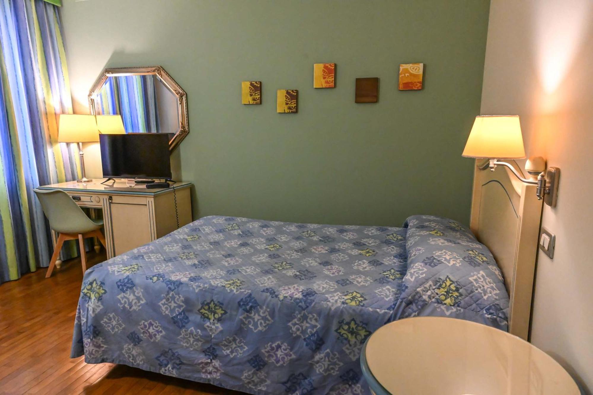 Hotel Matteotti Vercelli Buitenkant foto