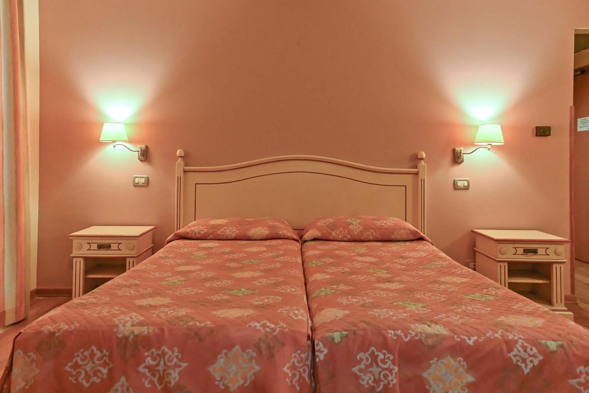Hotel Matteotti Vercelli Buitenkant foto