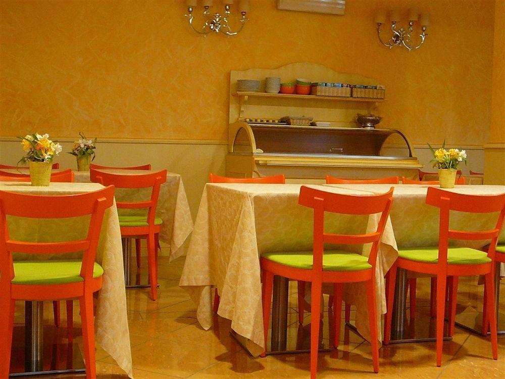 Hotel Matteotti Vercelli Buitenkant foto